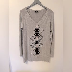 **3 for$30** Schwiing V Neck Gray Tunic Sweater with Black Geometric Pattern, M